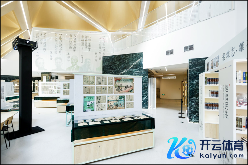 展览位于复旦管院政立院区朵云书院二楼，分为先生、杂志、老讲义三个部分。